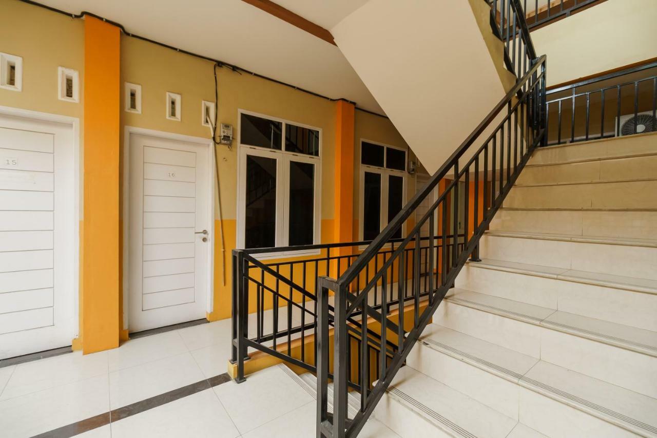 Reddoorz Syariah Near Rs Pirngadi Medan Ξενοδοχείο Εξωτερικό φωτογραφία