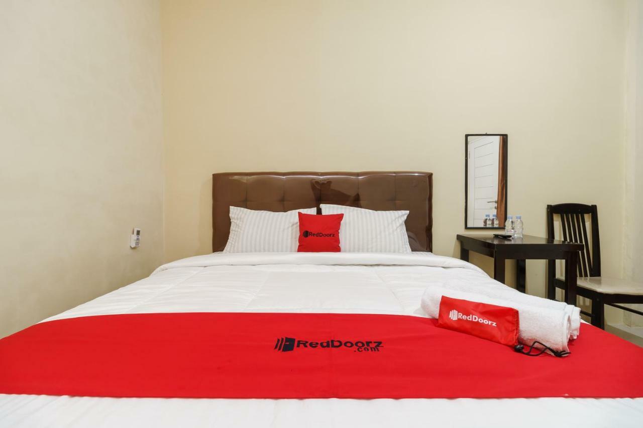 Reddoorz Syariah Near Rs Pirngadi Medan Ξενοδοχείο Εξωτερικό φωτογραφία
